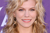Kimberly-scott-daytime-makeup-for-fair-hair-side